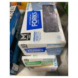 1 LOT (1) MEMBERS MARK CLEAR PLATIC 300 PIECES.(1)