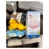 1 LOT OF ASSORTED BABY ITEMS