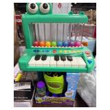 1 LOT OF (2) ASSORTED TOYS