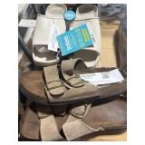 1 LOT (2) ASSORTED PAIRS OF WOMEN