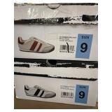 1 LOT (2) ASSORTED DV BY DOLCE VITA SNEAKERS SIZE: