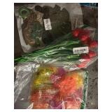 1 LOT OF (3) ASSORTED DECORATIONS