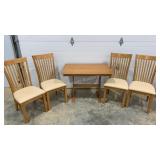 (4) Chairs w/ Table