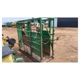 Tough Cattle Livestock Squeeze / Trimming Chute