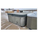 *Hot Tub w/ Cover