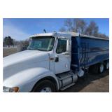 *O/S International 9400i Grain Truck