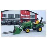 2019 John Deere 1023E MFWD Tractor w/ Loader & 3pt