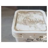 (2000) 1 1/2' Sheet Metal Screws Bright White