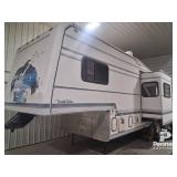 1991 29' Travel Villa Deluxe Travel Trailer T/A