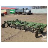 John Deere 8 Row 22-IN Row Crop Cultivator