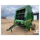 John Deere 567 Round Baler