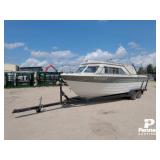 Cruisers Seafarer Cabin Cruiser w/ Trailer