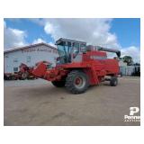 Massey Ferguson 860 Combine w/ Pickup Head