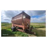 *O/S Oswalt 400 Feed Wagon