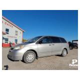 2005 Toyota Sienna Mini-Van V6, 3.3L