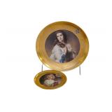 PAIR OF INCISIONE ORO BAVARIAN PORCELAIN GOLD TRIM PLATES