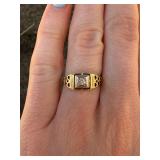 14K gold ring has that timeless vintage feel
