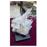 A RARE SCOLECITE SPECIMEN FORMATION