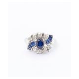 AN 18K WHITE GOLD AND SAPPHIRE RING