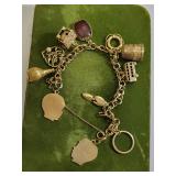 14K yellow gold charm bracelet, log cabin, thimble