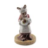 Royal Doulton LE Bunnykins Figurine, Paintress DB465