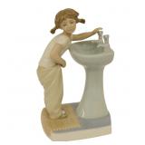 Lladro 'Clean Up Time' Porcelain Figurine