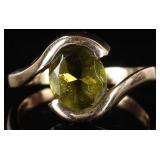 14K YELLOW GOLD MENS RING W/ FOREST-GREEN SPINEL