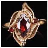 14K YELLOW GOLD GARNET LADIES RING
