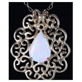 14K YELLOW GOLD LADIES NECKLACE W/ OPAL PENDANT