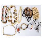 ASSORTED LADIES JEWELRY MANY GEMSTONES (10)
