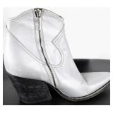 ALESSANDRO VASINI WOMENS ALISON SILVER ANKLE BOOTS