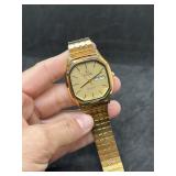 Vintage Gold Tone Elgin Quartz Day/Date Watch