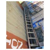 ALUMINUM EXTENDABLE LADDER