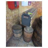 SMALL WOODEN BARREL