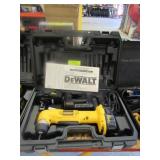 NEW ANGLE DRILL WITH BATTERIES BY DEWALT 18V