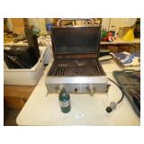 PORTABLE TAILGATE SIZE PROPANE GRILL W/BOTTLE