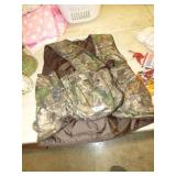 NEW CAMO 2XL TURKEY HUNTING VEST W/BUTT PAD