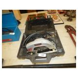 CRAFTSMAN 7 1/4' POWER SAW & CASE WORKS