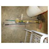 ASSORTED LONG HANDLE YARD AND GARDEN TOOLS