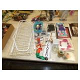 METAL RACK, TOYS & DECOR