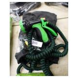 NEW EXPANDING 50' GARDEN HOSE & NOZZLE