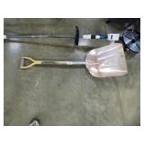 SCOOP SHOVEL