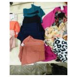 4 NEW LADY OLD NAVY SIZE 16 PANTS W/TAGS