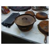 CAST IRON DUTCH OVEN WITH LID