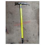 Alpine Ice Pic (garage)