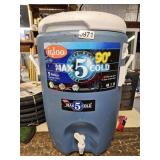 Igloo 5 gallon beverage cooler - garage