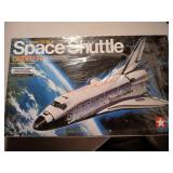 Tamiya Space Shuttle Orbiter Tamiya (living room)