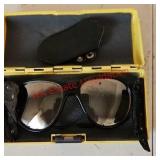 Sunglasses (office)