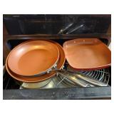 Pans and Contents of this drawer (kitchen)