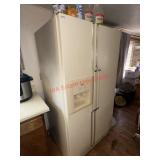 Roper Fridge BRING HELP (kitchen)